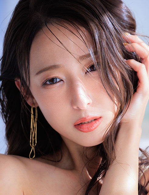 松岡すずの人物写真