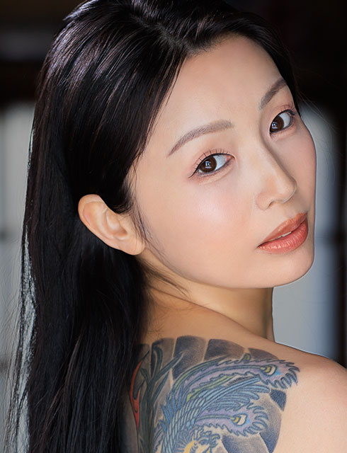 伊奈美いずなの人物写真