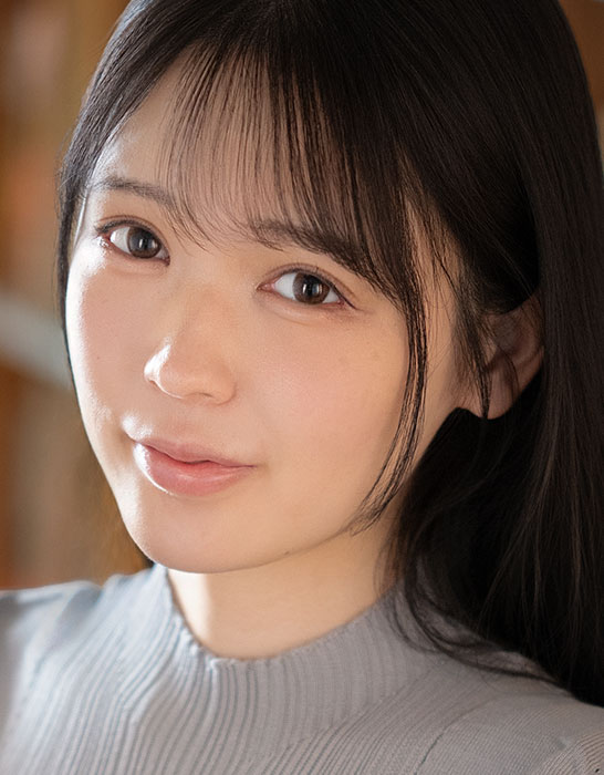 栞名結の人物写真
